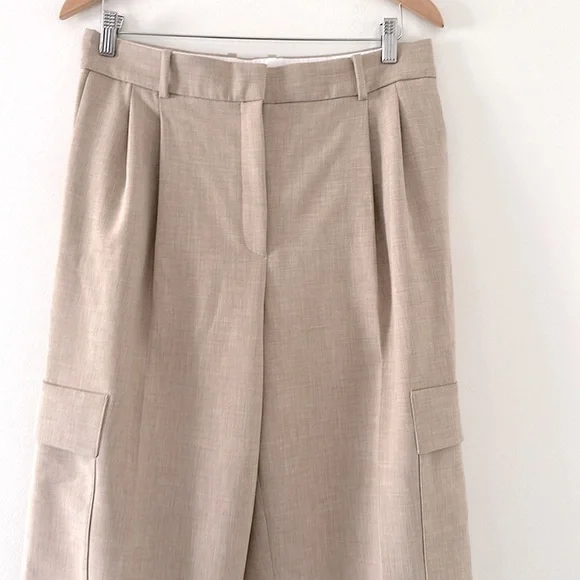 Aritzia Babaton Spotlight Cargo Pant high rise
Straight Leg - Picture 6 of 16